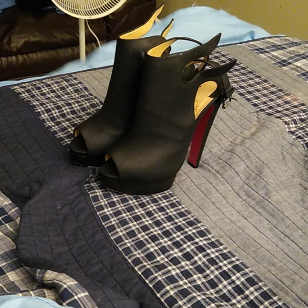 Christian louboutin red bottom heels